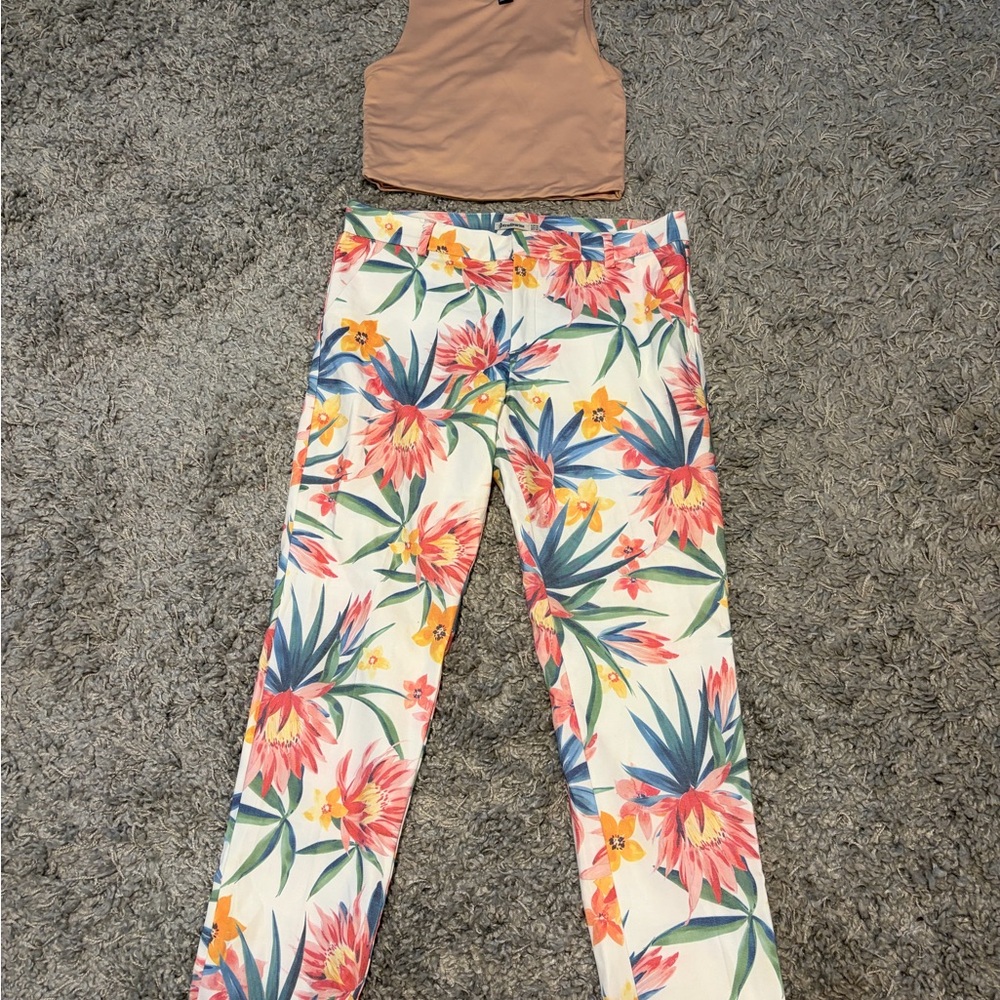 Floral Ankle Pants size 10 with forever 21 shirt size medium